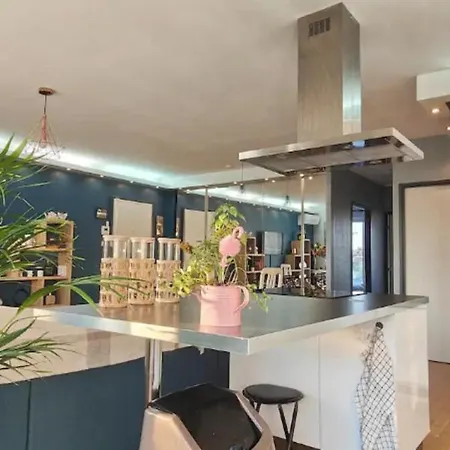Spacious Flat With Terrace And Cathedral View *