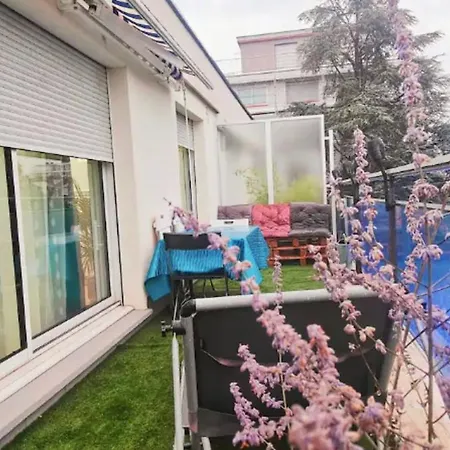 Spacious Flat With Terrace And Cathedral View Lejlighed